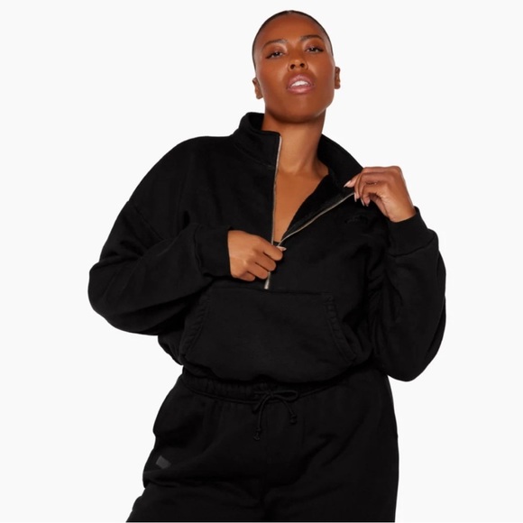 SET Active Tops - Set Active Black Half-Zip Cropped Sweatshirt Kangaroo Pocket Size Small